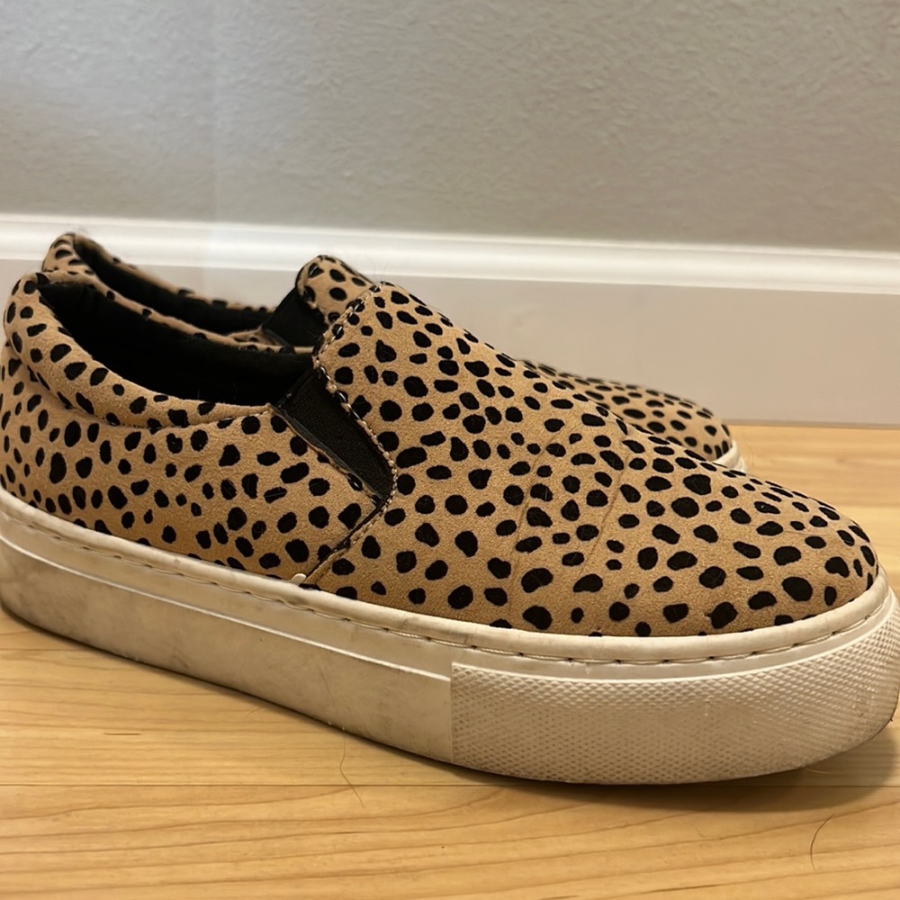 Platform cheetah shoes